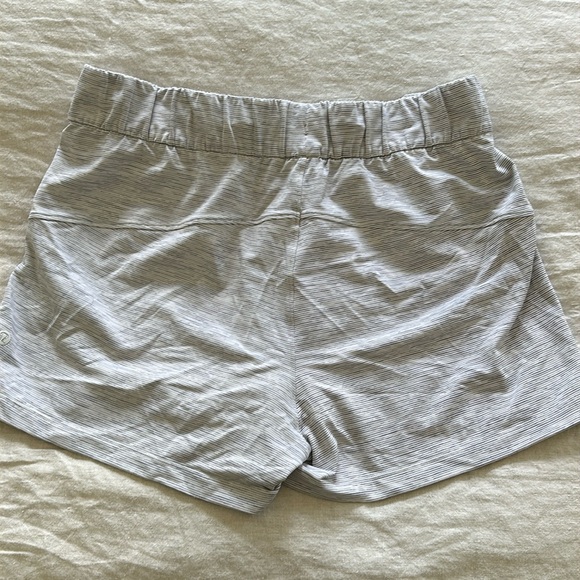Lululemon On the Fly Shorts - Picture 3 of 8